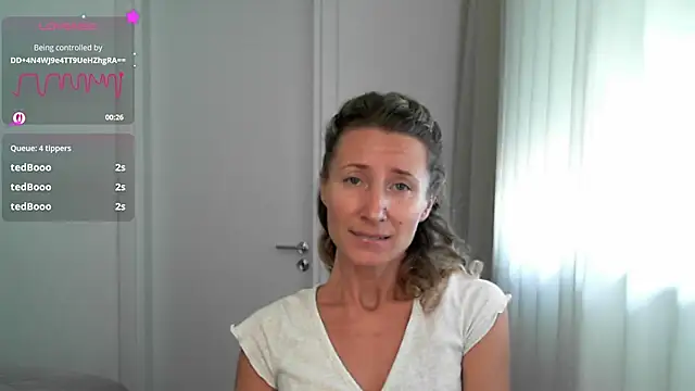 Snapshot of Paevoa chatting on 5, 12, 2025 Paevoa online show from 5, 12, 2025