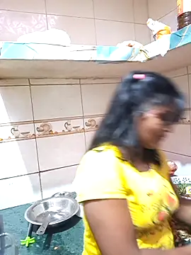 Snapshot of Rashmi_Pathak chatting on 6, 10, 2025 Rashmi Pathak online show from 6, 10, 2025