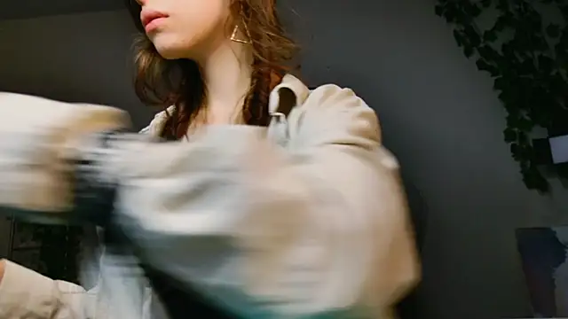 Snapshot of Yoka_paradoXXX chatting on 9, 11, 2025 Yoka paradoXXX online show from 9, 11, 2025