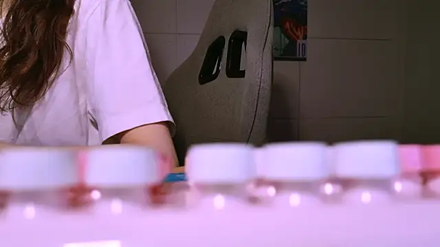 Snapshot of Yoka_paradoXXX chatting on 4, 12, 2025 Yoka paradoXXX online show from 4, 12, 2025