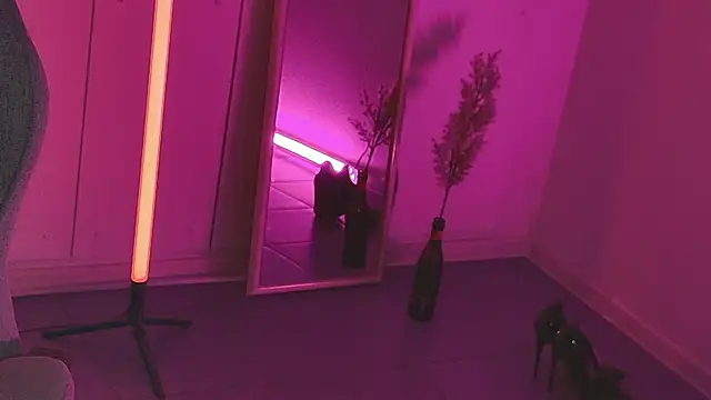 Yoka paradoXXX online show from 23, 12, 2025