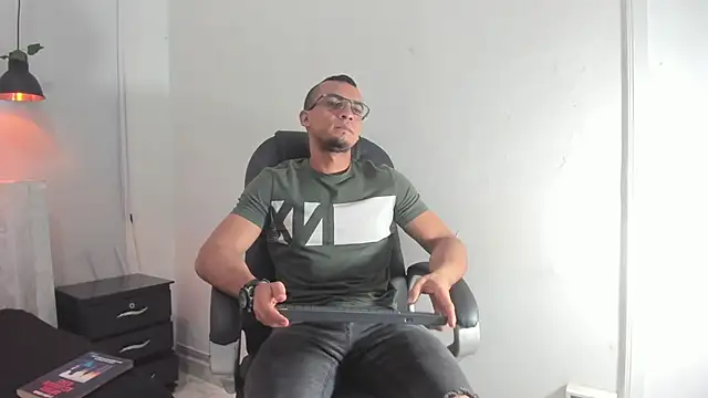 johan miller0 online show from 22, 11, 2025