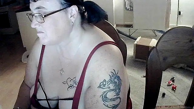 Snapshot of Minou1610 chatting on 2, 10, 2025 Minou1610 online show from 2, 10, 2025