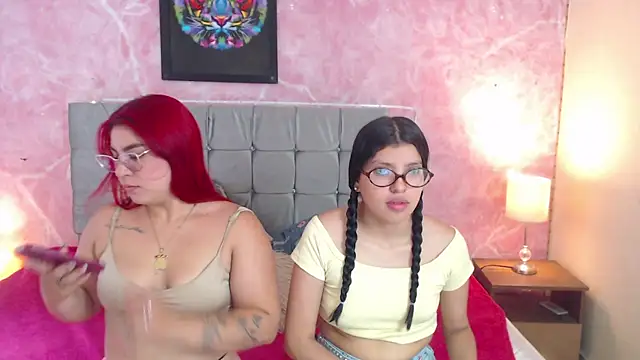 Snapshot of WHANDA_CARVAJAL chatting on 4, 10, 2025 WHANDA CARVAJAL online show from 4, 10, 2025