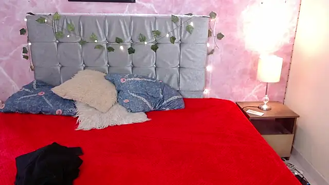 Snapshot of WHANDA_CARVAJAL chatting on 7, 10, 2025 WHANDA CARVAJAL online show from 7, 10, 2025