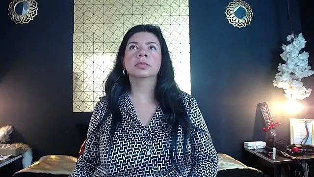Snapshot of kinky_momm chatting on 6, 5, 2026 kinky momm online show from 6, 5, 2026