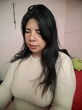 Snapshot of kinky_momm chatting on 23, 5, 2026 kinky momm online show from 23, 5, 2026