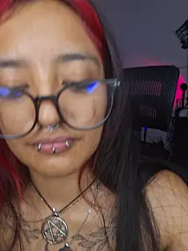Snapshot of carolinerue chatting on 19, 7, 2026 carolinerue online show from 19, 7, 2026