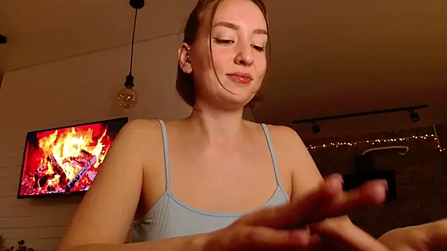 Snapshot of WhitePrincessLuna chatting on 22, 10, 2025 WhitePrincessLuna online show from 22, 10, 2025