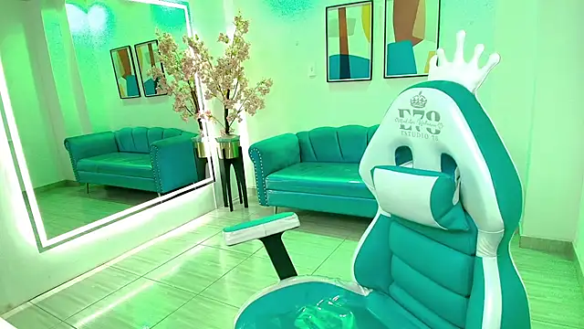 Snapshot of Black_roseee chatting on 19, 10, 2025 Black roseee online show from 19, 10, 2025