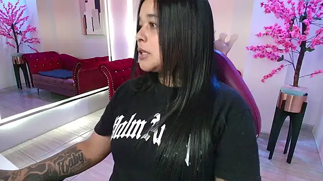 Snapshot of Black_roseee chatting on 25, 10, 2025 Black roseee online show from 25, 10, 2025