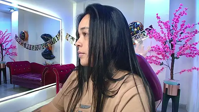 Snapshot of Black_roseee chatting on 28, 10, 2025 Black roseee online show from 28, 10, 2025