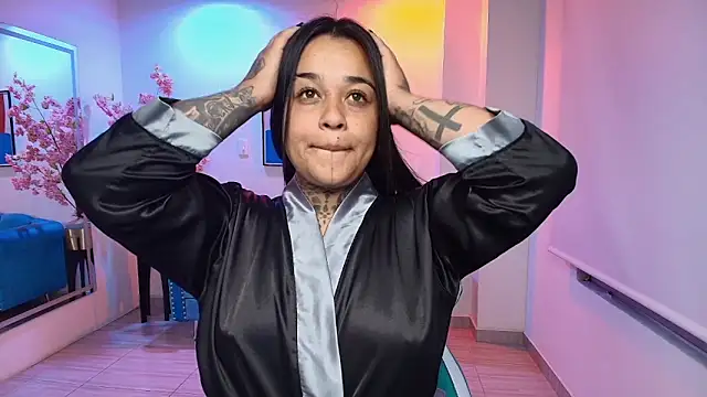 Snapshot of Black_roseee chatting on 2, 12, 2025 Black roseee online show from 2, 12, 2025