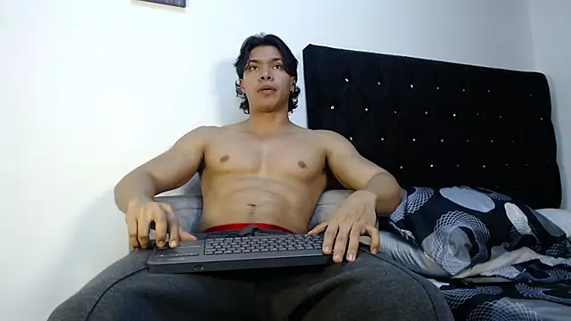 adriel escalante online show from 2, 12, 2025