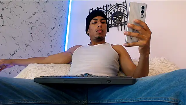 lorian vikel online show from 21, 10, 2025