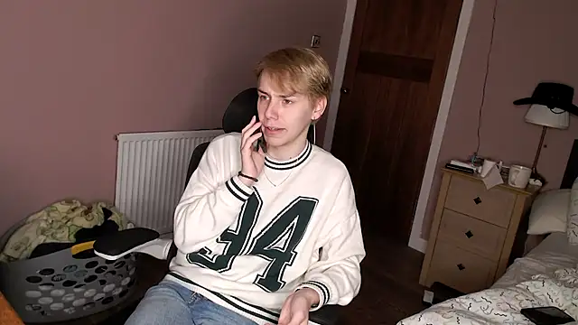 Snapshot of scottishtwink01 chatting on 24, 9, 2025 scottishtwink01 online show from 24, 9, 2025