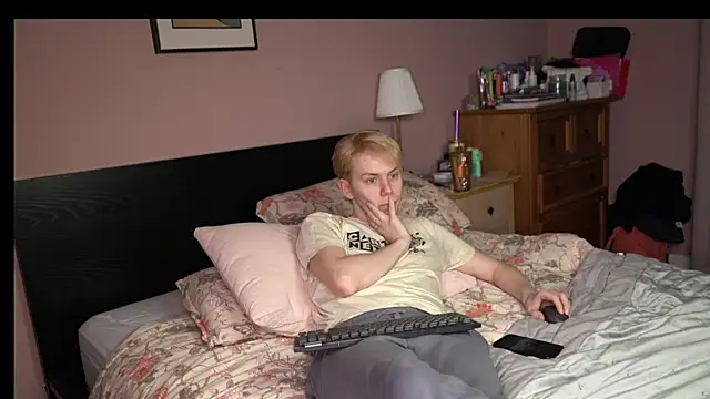 Snapshot of scottishtwink01 chatting on 5, 12, 2025 scottishtwink01 online show from 5, 12, 2025