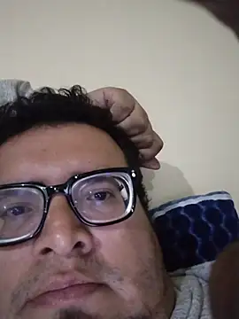 Santiagoqro85 online show from 4, 2, 2026