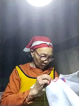 Snapshot of -Xuka-200 chatting on 5, 3, 2026 -Xuka-200 online show from 5, 3, 2026