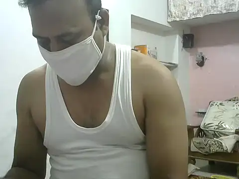 Famit025 online show from 13, 4, 2026