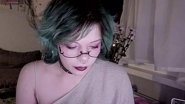 Snapshot of Alice_Zev chatting on 27, 10, 2025 Alice Zev online show from 27, 10, 2025