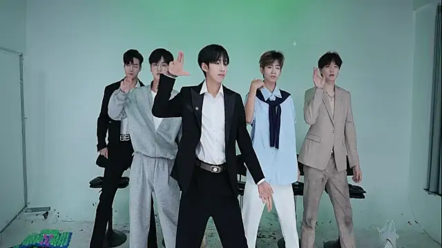 JL-sweetbaby1 online show from 10, 10, 2025