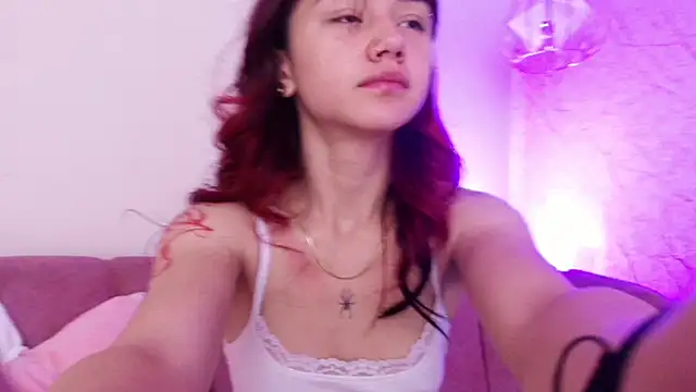 Snapshot of april_bennett chatting on 21, 10, 2025 april bennett online show from 21, 10, 2025