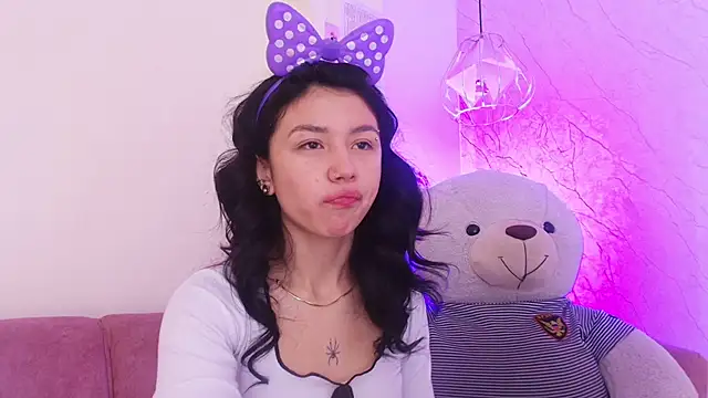 Snapshot of april_bennett chatting on 28, 10, 2025 april bennett online show from 28, 10, 2025