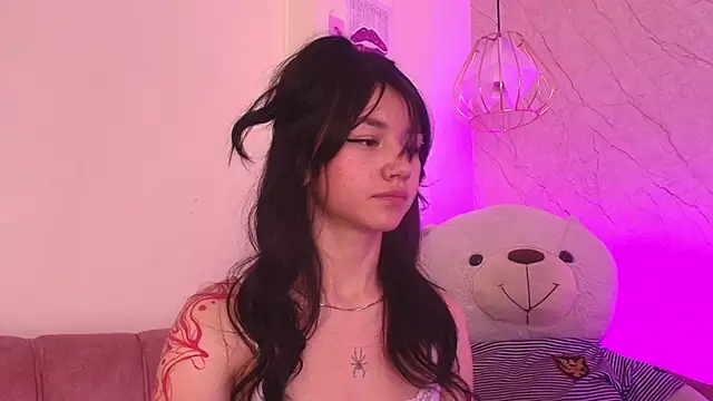 Snapshot of april_bennett chatting on 12, 11, 2025 april bennett online show from 12, 11, 2025