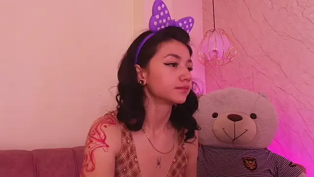 Snapshot of april_bennett chatting on 22, 11, 2025 april bennett online show from 22, 11, 2025