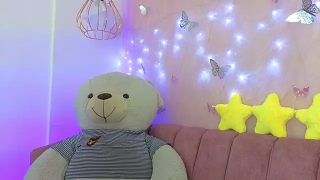 Snapshot of april_bennett chatting on 1, 12, 2025 april bennett online show from 1, 12, 2025