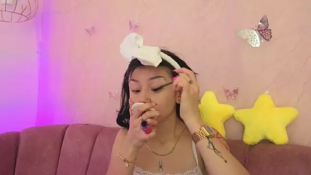 april bennett online show from 20, 12, 2025