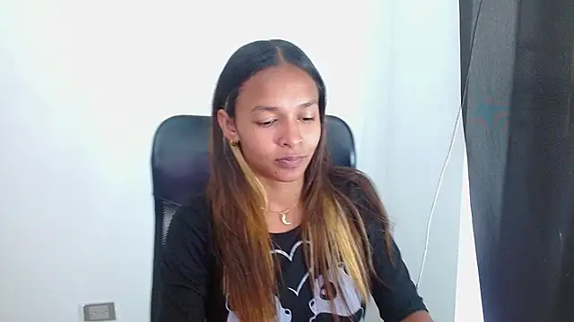 Snapshot of BiancaEmber9 chatting on 10, 9, 2025 BiancaEmber9 online show from 10, 9, 2025
