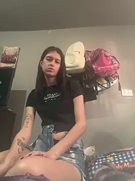 Caroline daring online show from 22, 3, 2026