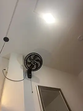 Caroline daring online show from 4, 6, 2026