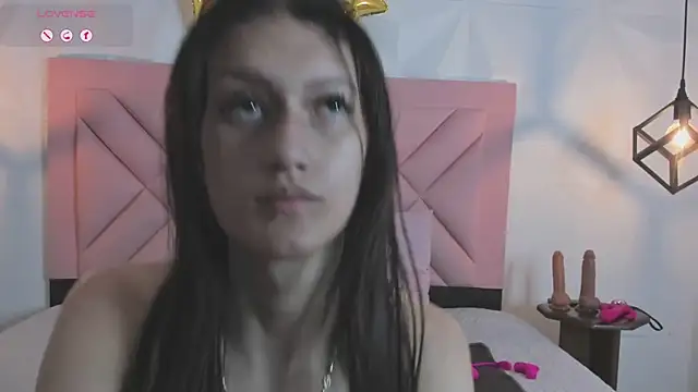 Caroline daring online show from 6, 7, 2026