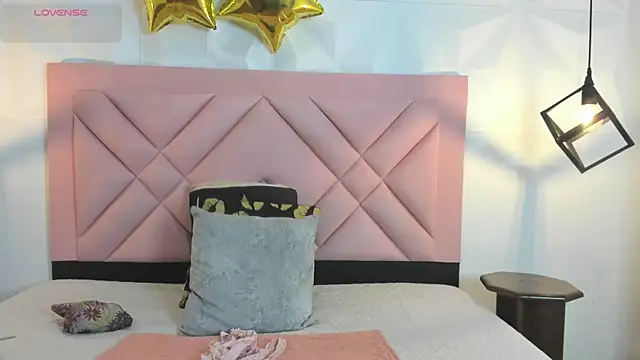 Caroline daring online show from 9, 7, 2026