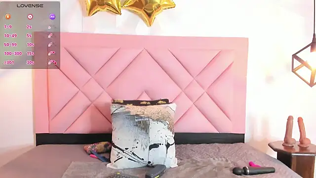 Caroline daring online show from 15, 7, 2026