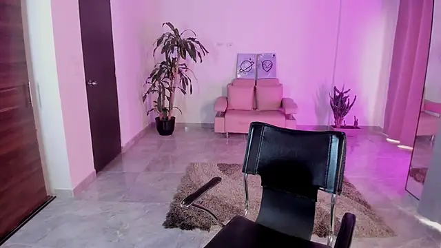 Snapshot of Candy_fox_19 chatting on 5, 12, 2025 Candy fox 19 online show from 5, 12, 2025