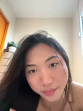 Snapshot of cassie_cakes chatting on 17, 11, 2025 cassie cakes online show from 17, 11, 2025