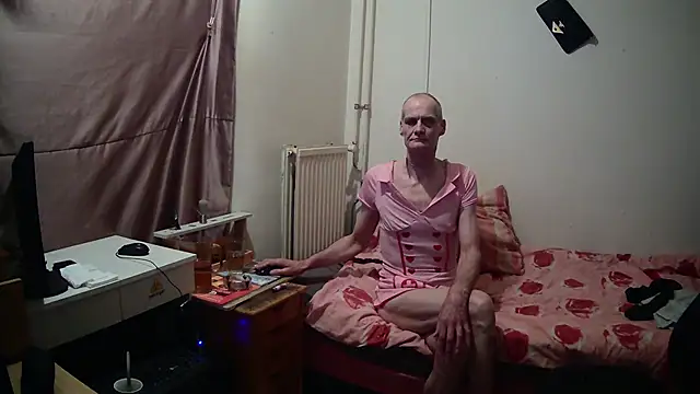 Snapshot of hobybobbi chatting on 10, 10, 2025 hobybobbi online show from 10, 10, 2025