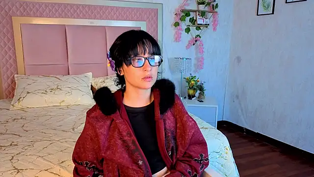 Snapshot of RobinBennett chatting on 11, 10, 2025 RobinBennett online show from 11, 10, 2025