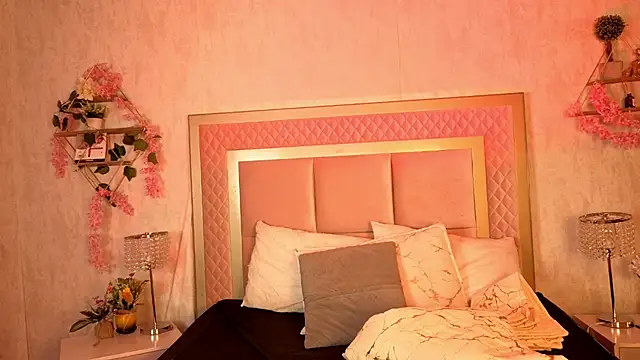 Snapshot of RobinBennett chatting on 16, 10, 2025 RobinBennett online show from 16, 10, 2025