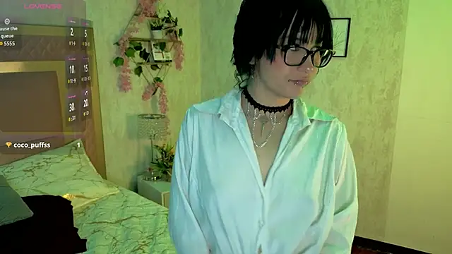 Snapshot of RobinBennett chatting on 10, 11, 2025 RobinBennett online show from 10, 11, 2025