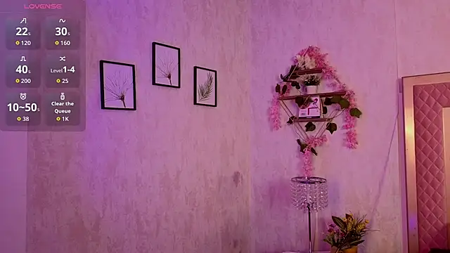 Snapshot of RobinBennett chatting on 4, 12, 2025 RobinBennett online show from 4, 12, 2025