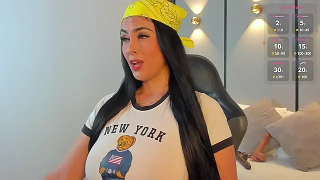 Snapshot of ashly_moonn chatting on 12, 6, 2026 ashly moonn online show from 12, 6, 2026
