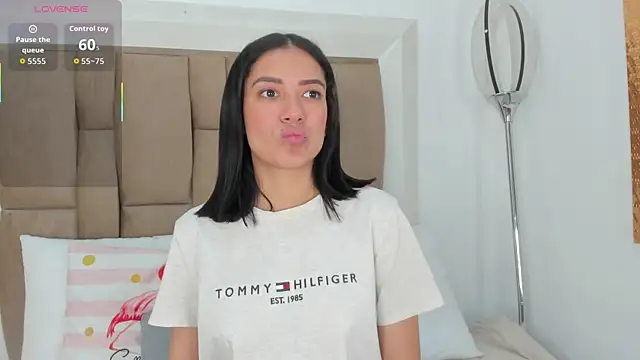 Snapshot of Skylerwhite02 chatting on 6, 1, 2026 Skylerwhite02 online show from 6, 1, 2026