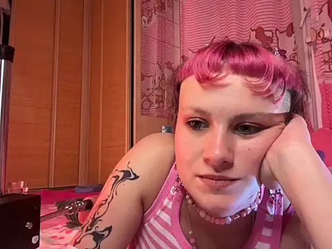 Snapshot of MystiqueRoxy chatting on 10, 9, 2025 MystiqueRoxy online show from 10, 9, 2025