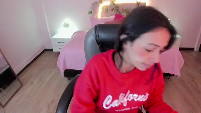 Mariam Lopez   online show from 17, 6, 2026