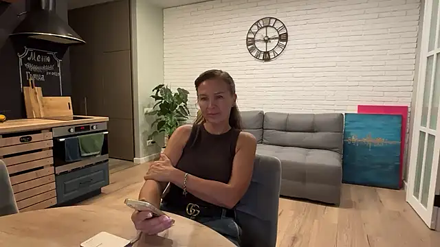 Avelinii online show from 1, 7, 2026